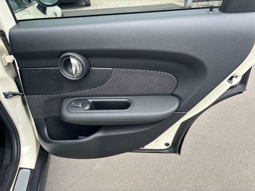 Mini Clubman 1.5 Cooper Estate 6Dr Euro 6 S S Silver #57