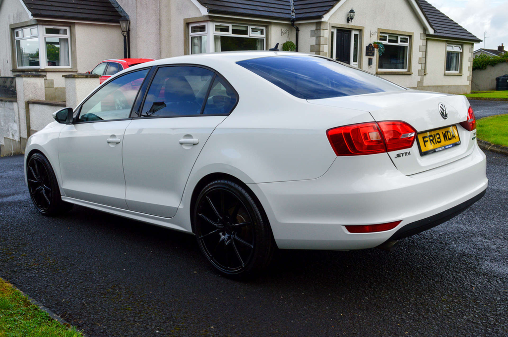 Volkswagen Jetta 2.0 Tdi Sport Euro 5 Black #7