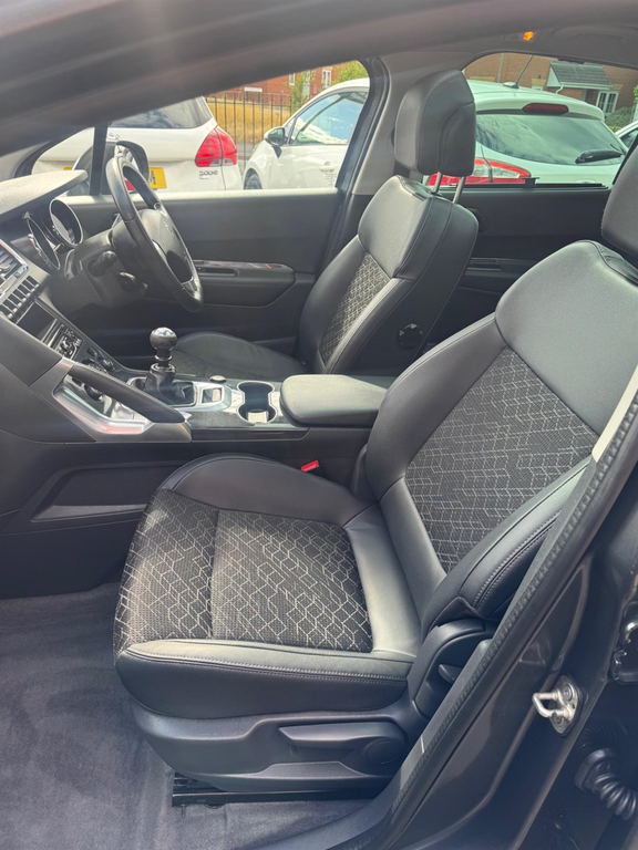 Peugeot 3008 Suv White #10