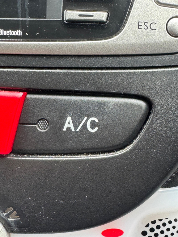 Peugeot 107 Allure Silver #17