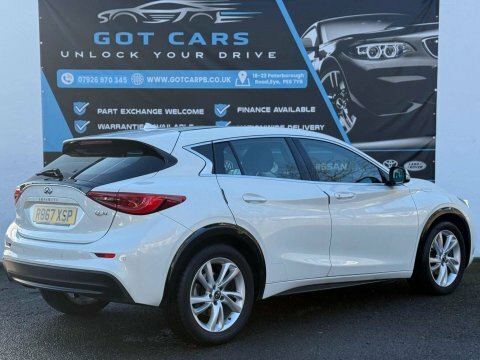 Infiniti Q30 1.5D Business Executive White #2