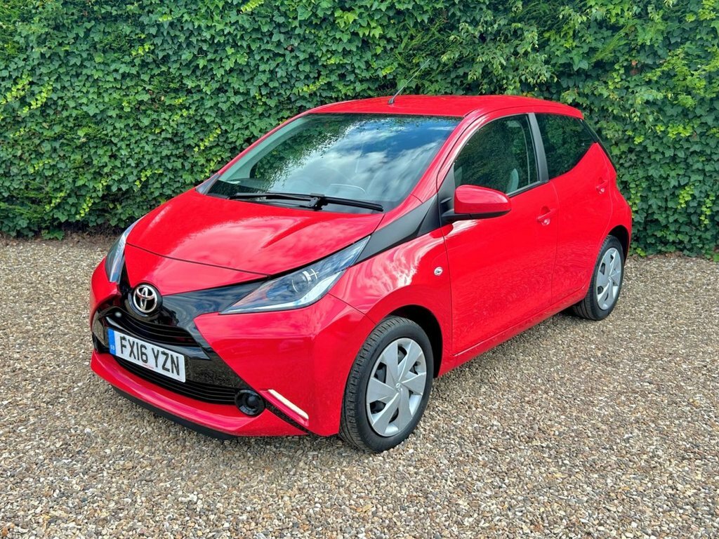 Toyota Aygo 1.0 Vvt-i X-play Hatchback Euro Red #3