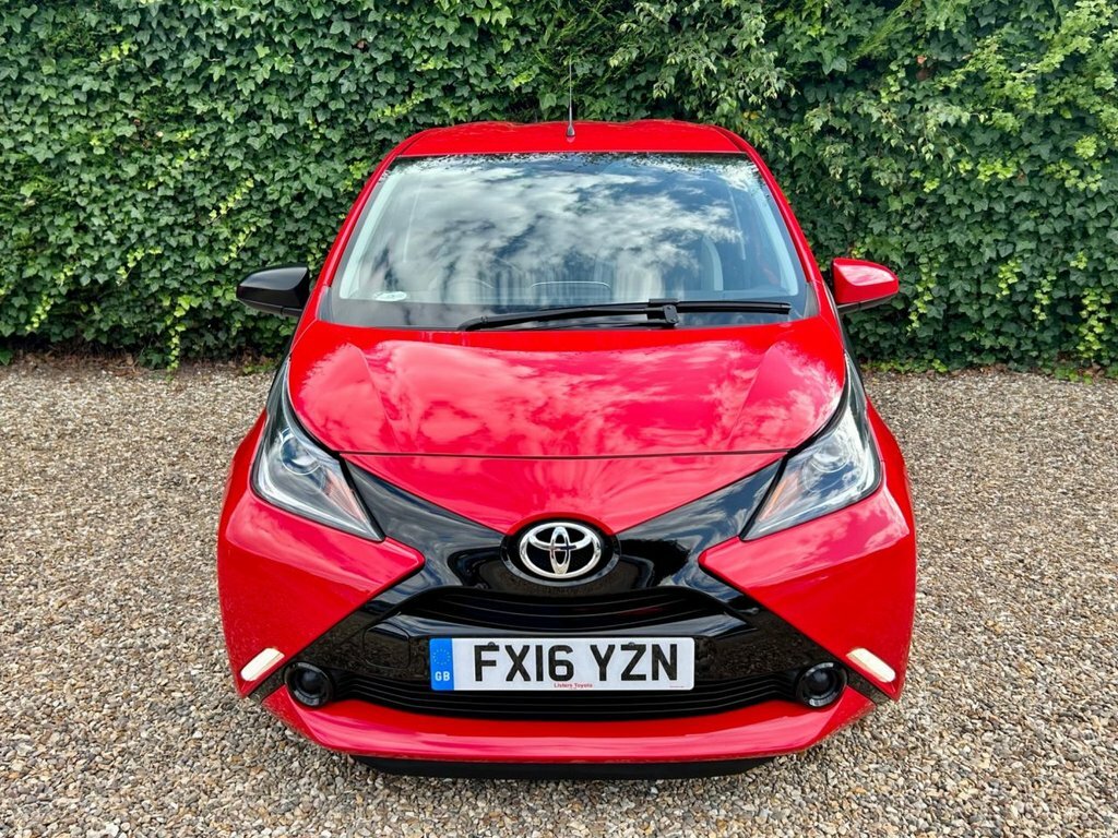 Toyota Aygo 1.0 Vvt-i X-play Hatchback Euro Red #2