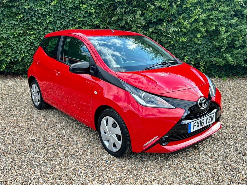 Toyota Aygo 1.0 Vvt-i X-play Hatchback Euro Red