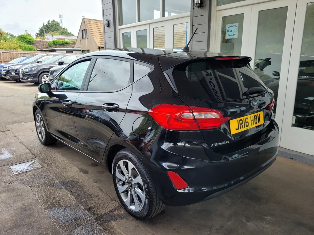 Ford Fiesta 1.1 Ti-vct Trend Black #2