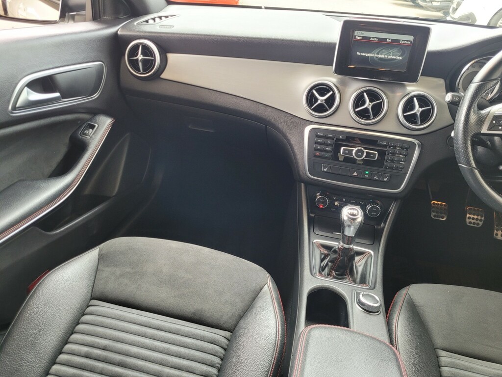 Mercedes-Benz CLA Class Cla 180 Amg Sport Silver #13