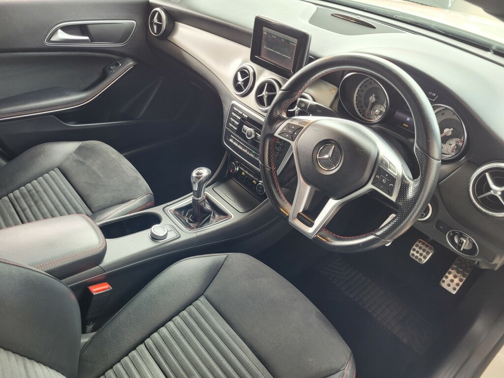 Mercedes-Benz CLA Class Cla 180 Amg Sport Silver #9