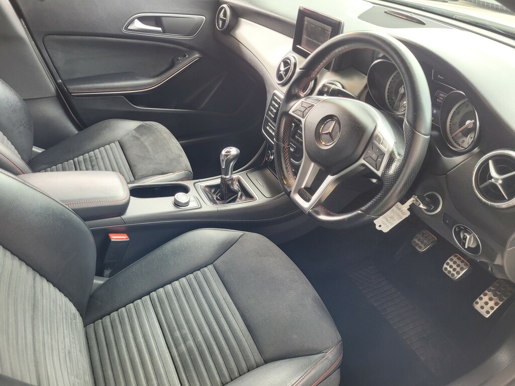Mercedes-Benz CLA Class Cla 180 Amg Sport Silver #8