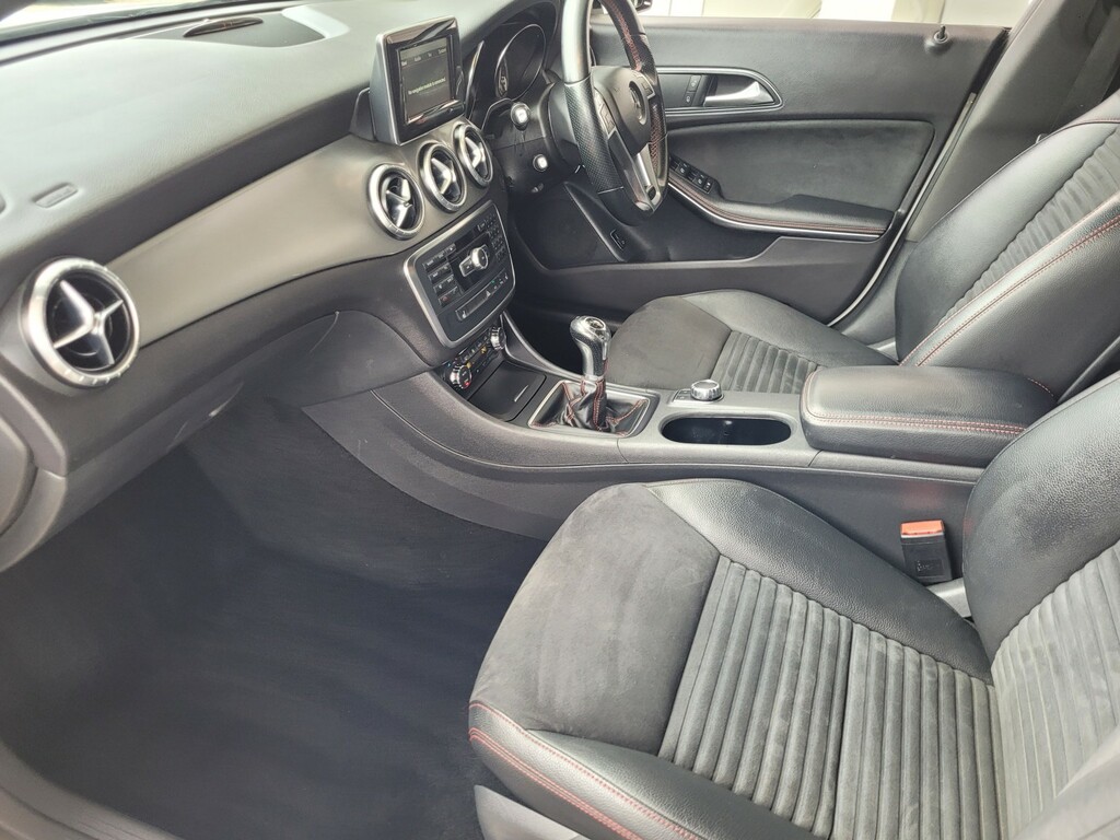 Mercedes-Benz CLA Class Cla 180 Amg Sport Silver #15