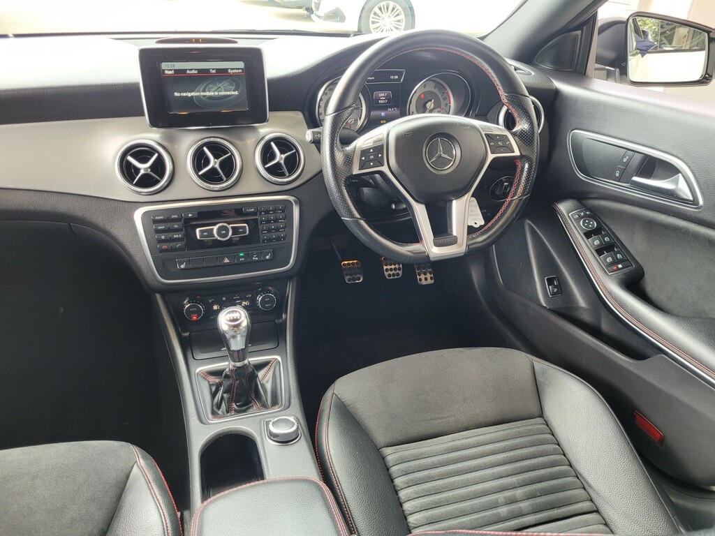 Mercedes-Benz CLA Class Cla 180 Amg Sport Silver #11