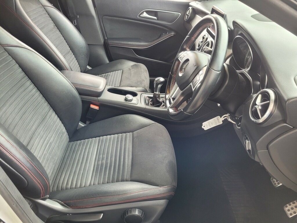 Mercedes-Benz CLA Class Cla 180 Amg Sport Silver #10