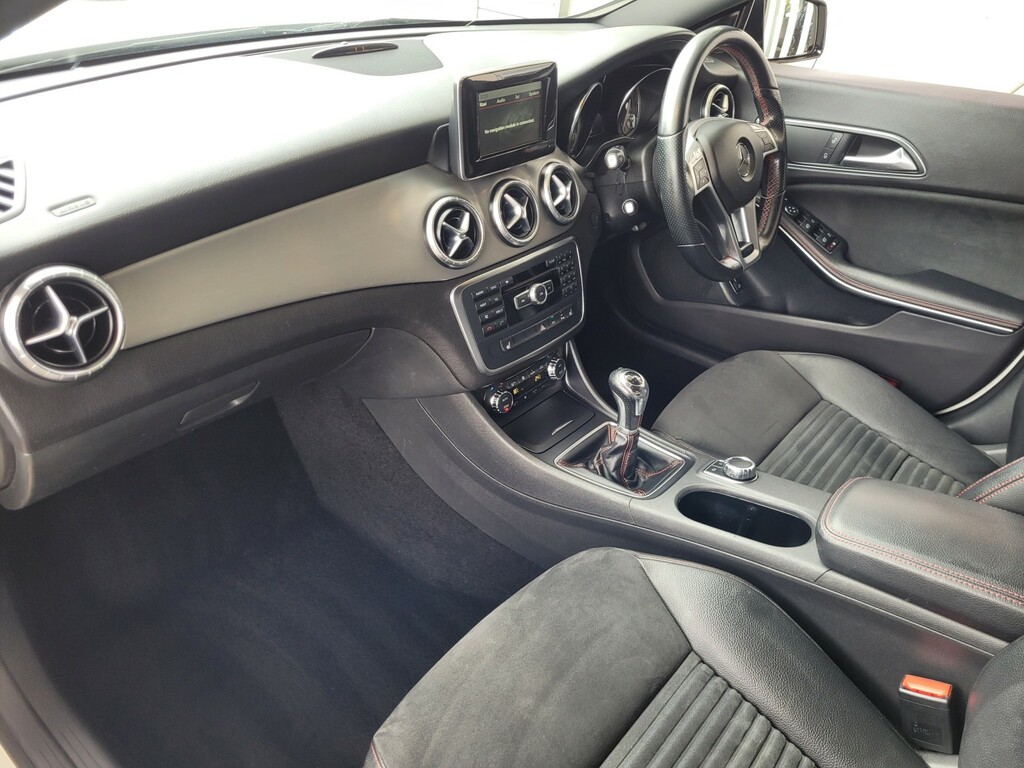 Mercedes-Benz CLA Class Cla 180 Amg Sport Silver #14
