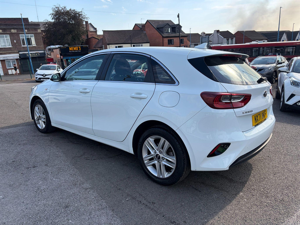 Kia Ceed 1.6 Crdi Mhev 2 Nav Euro 6 Ss White #5
