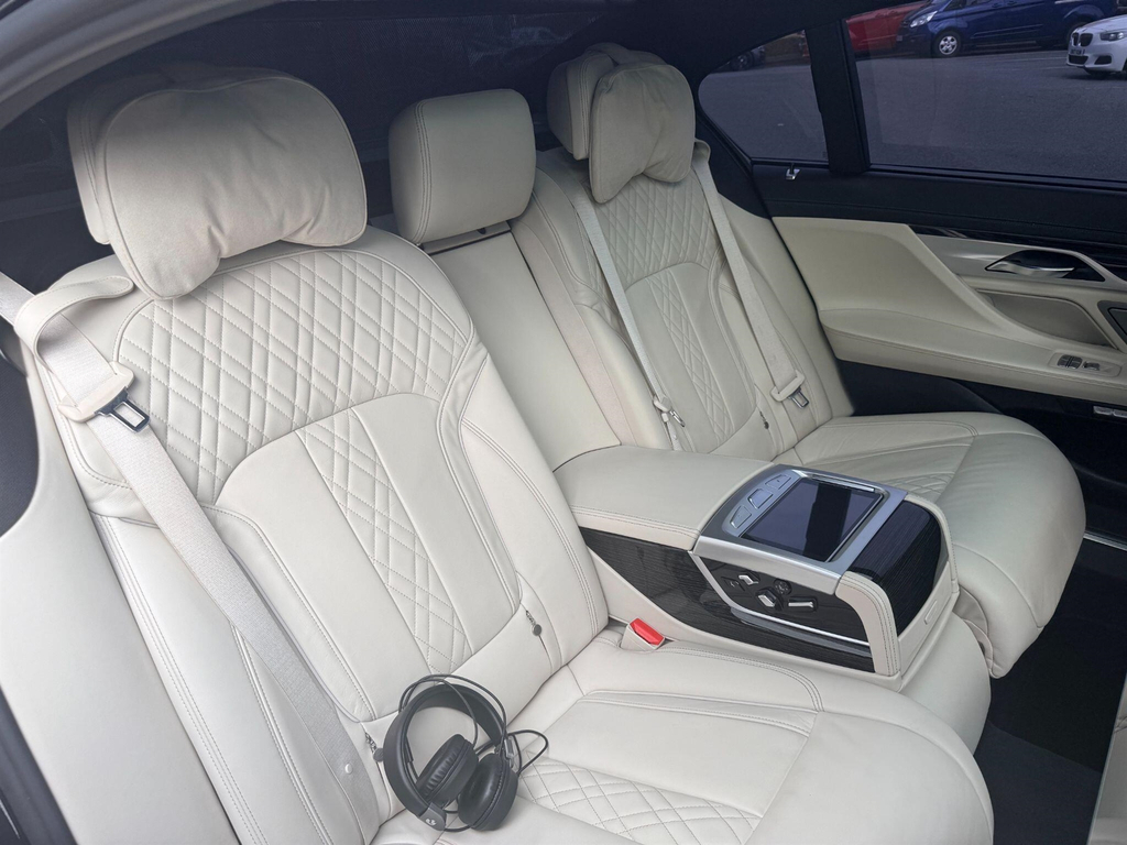 BMW 7 Series 4.4 750I V8 M Sport Saloon Euro 6 Black #18