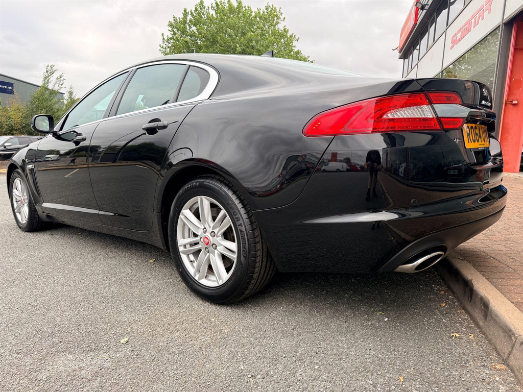 Jaguar XF 2.2Td Luxury Sportbrake Estate  #15