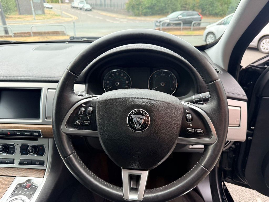 Jaguar XF 2.2Td Luxury Sportbrake Estate  #54
