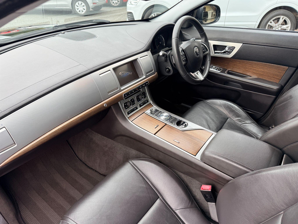 Jaguar XF 2.2Td Luxury Sportbrake Estate  #22