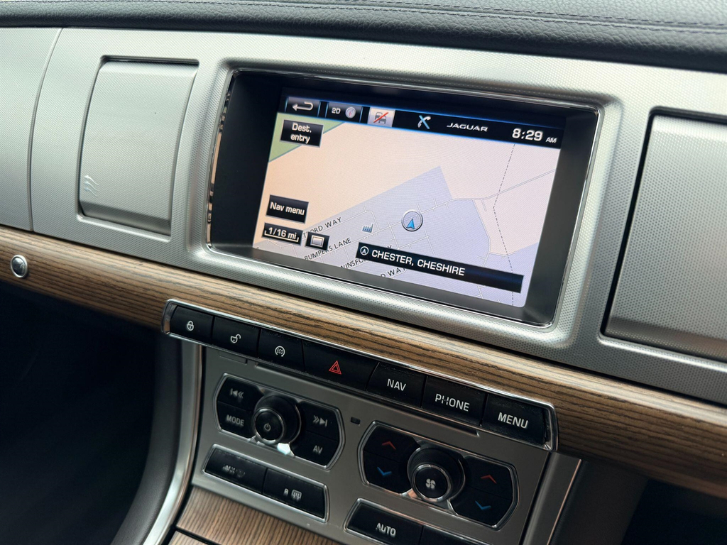 Jaguar XF 2.2Td Luxury Sportbrake Estate  #48