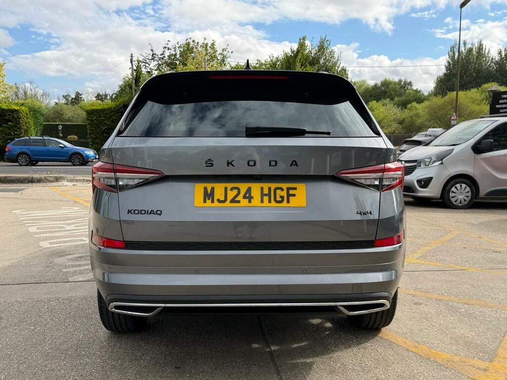 Skoda Kodiaq 1.5 Tsi E-tec Se L Dsg 7 Seat White #9