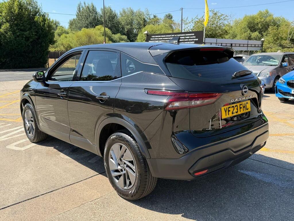 Nissan Qashqai 1.3 Dig-t Mhev Acenta Premium Xtron Euro 6 Ss 5 Black #4