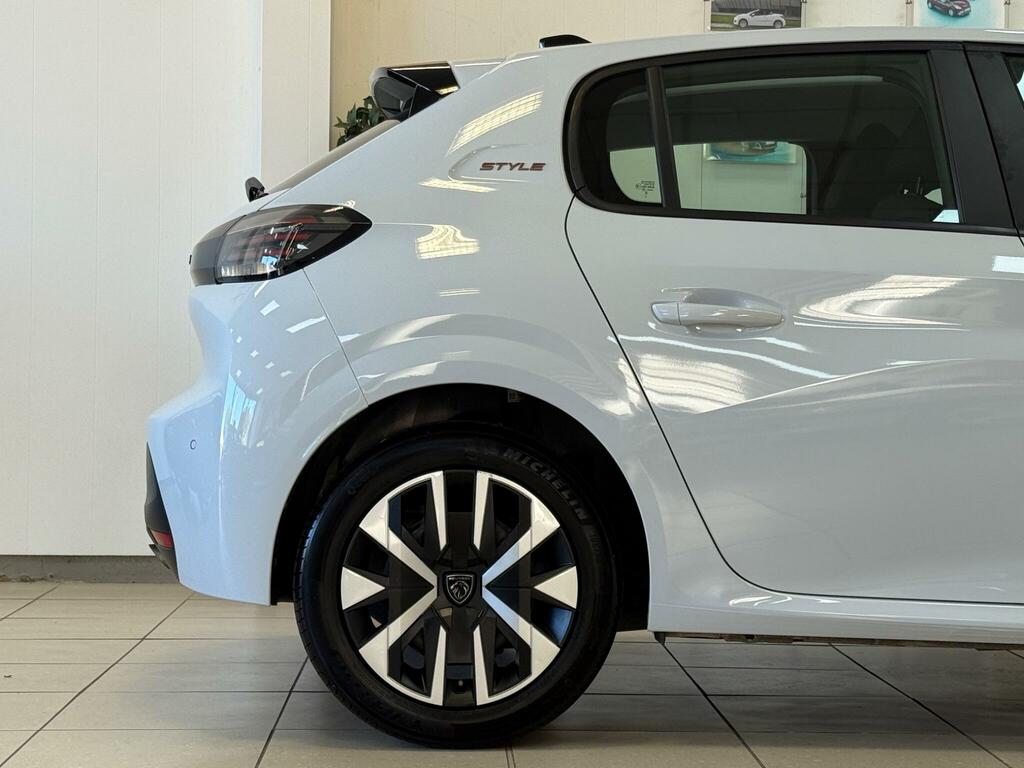Peugeot 208 1.2 Puretech 100 Allure Blue #24