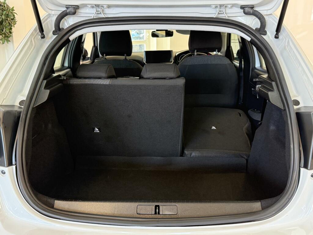 Peugeot 208 1.2 Puretech 100 Allure Blue #32