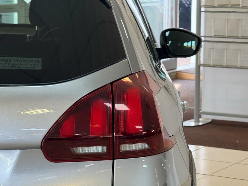 Peugeot 2008 Blue Hdi Allure Premium Grey #18