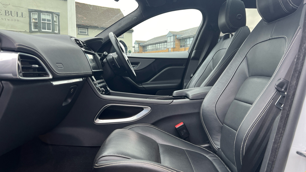 Jaguar F-Pace Chequered Flag White #3