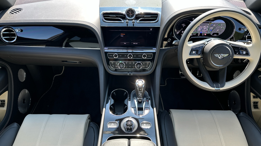 Bentley Bentayga V8 Black #4