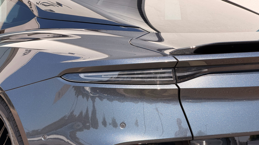 Aston Martin DBS 5.2 V12 Biturbo Superleggera Coupe Black #28