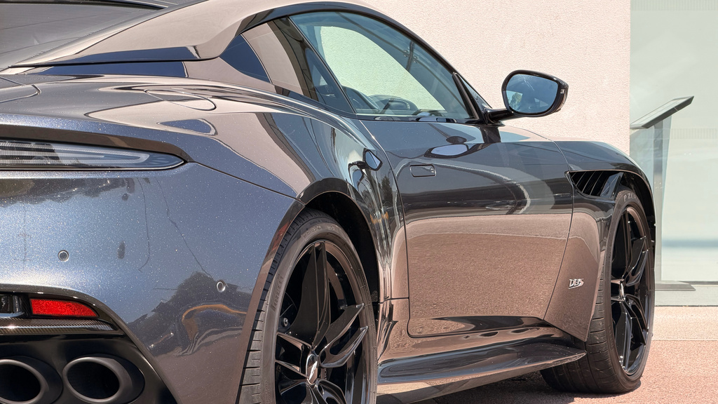 Aston Martin DBS 5.2 V12 Biturbo Superleggera Coupe Black #35