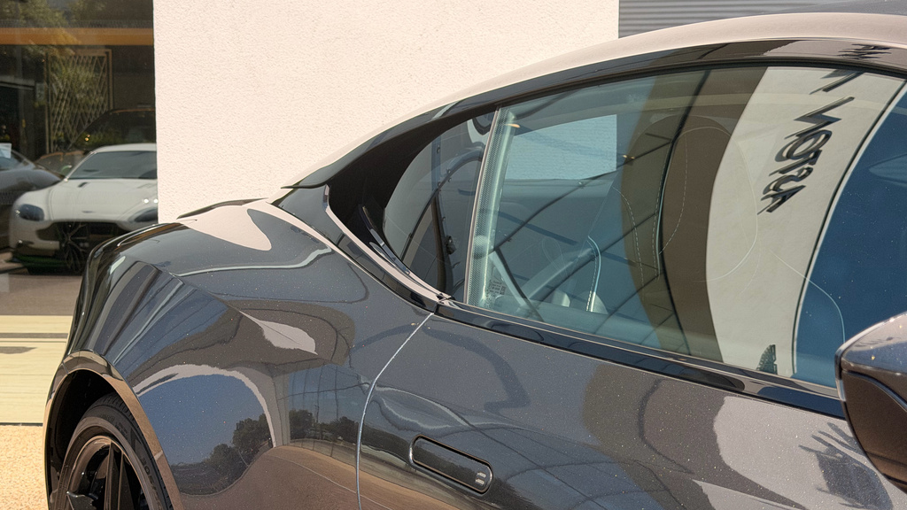 Aston Martin DBS 5.2 V12 Biturbo Superleggera Coupe Black #19