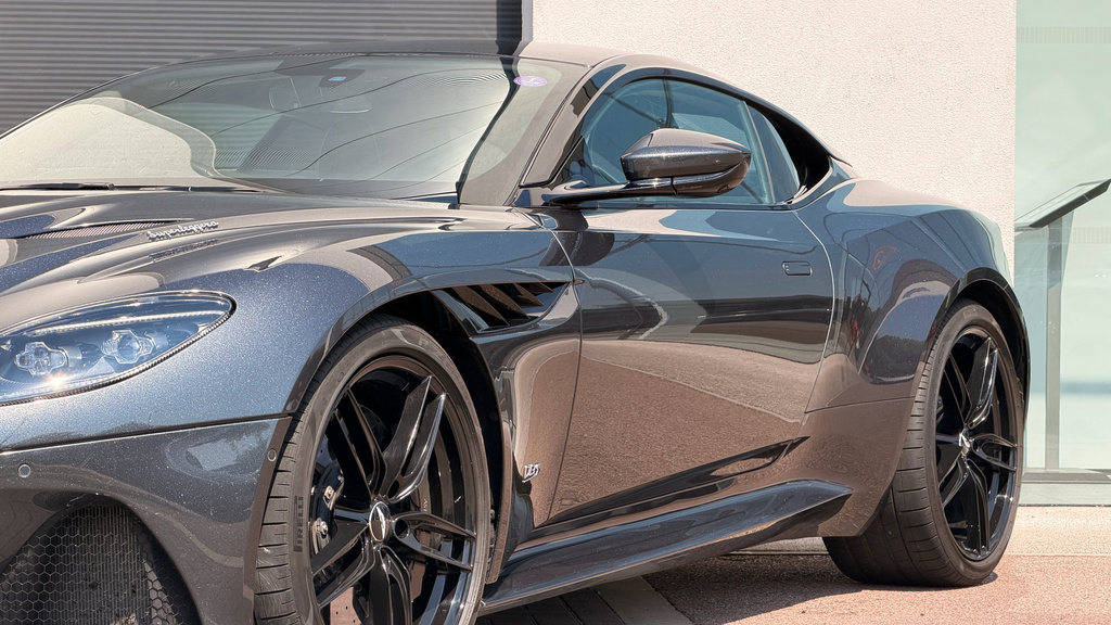 Aston Martin DBS 5.2 V12 Biturbo Superleggera Coupe Black #26