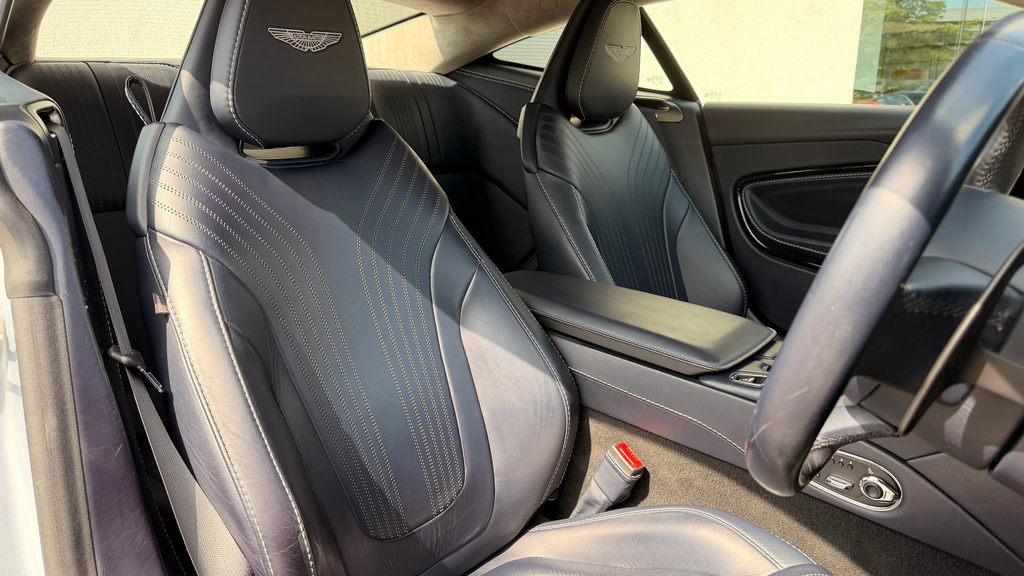 Aston Martin DB11 V12 Euro 6 2-Door #12