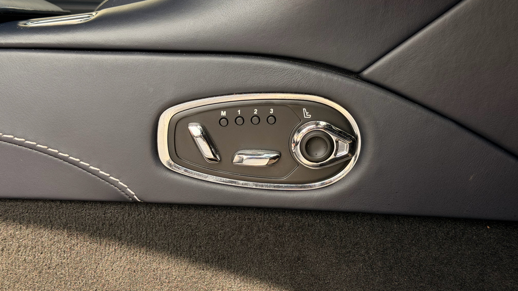 Aston Martin DB11 V12 Euro 6 2-Door #36