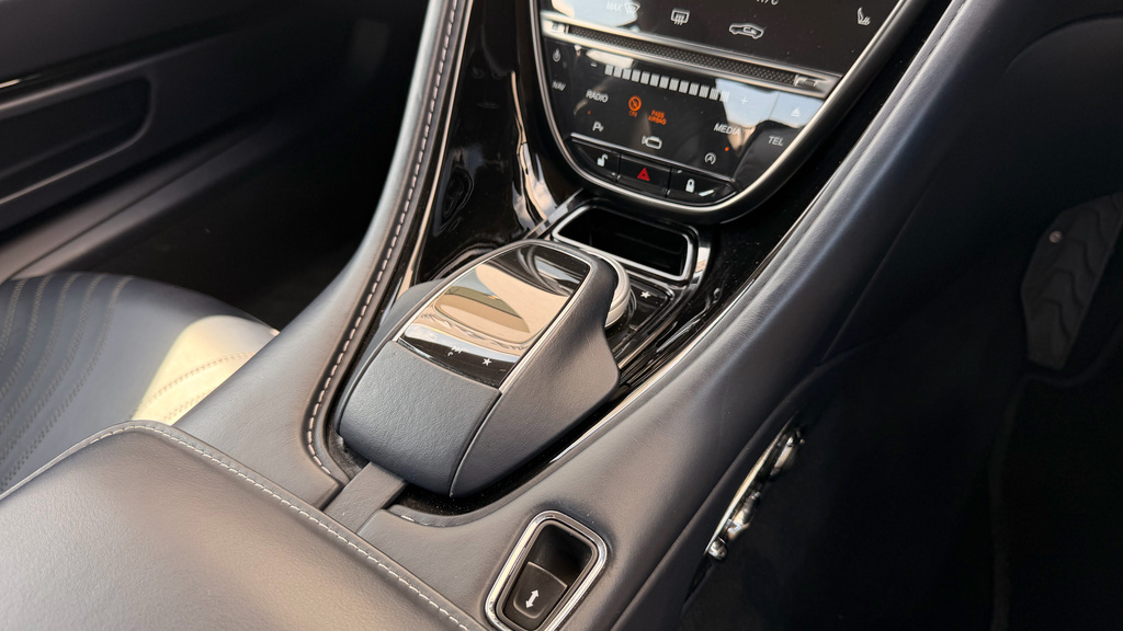 Aston Martin DB11 V12 Euro 6 2-Door #42