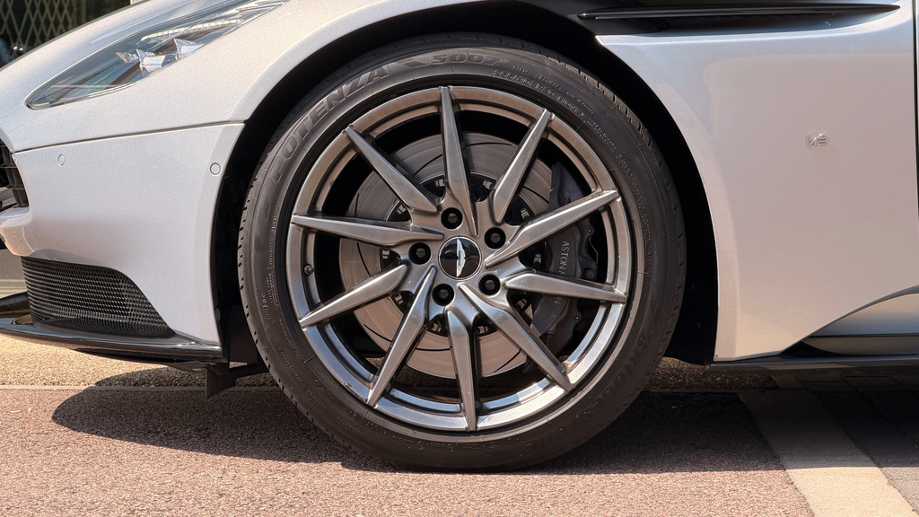 Aston Martin DB11 Launch Edition Silver #4