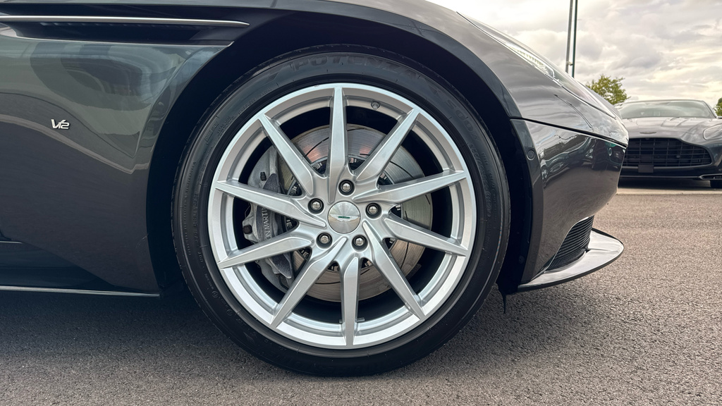 Aston Martin DB11 5.2L V12 Coupe Silver #4