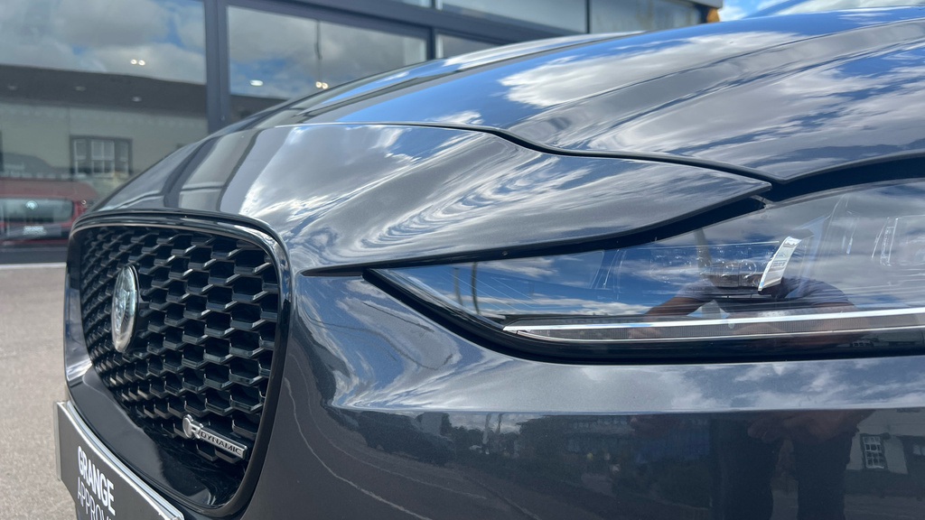 Jaguar XE 2.0 P300 Sport Awd Saloon Grey #42