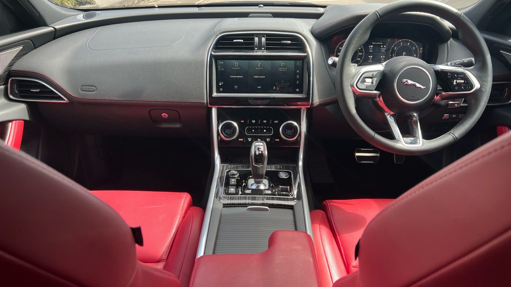 Jaguar XE 2.0 P300 Sport Awd Saloon Grey #9