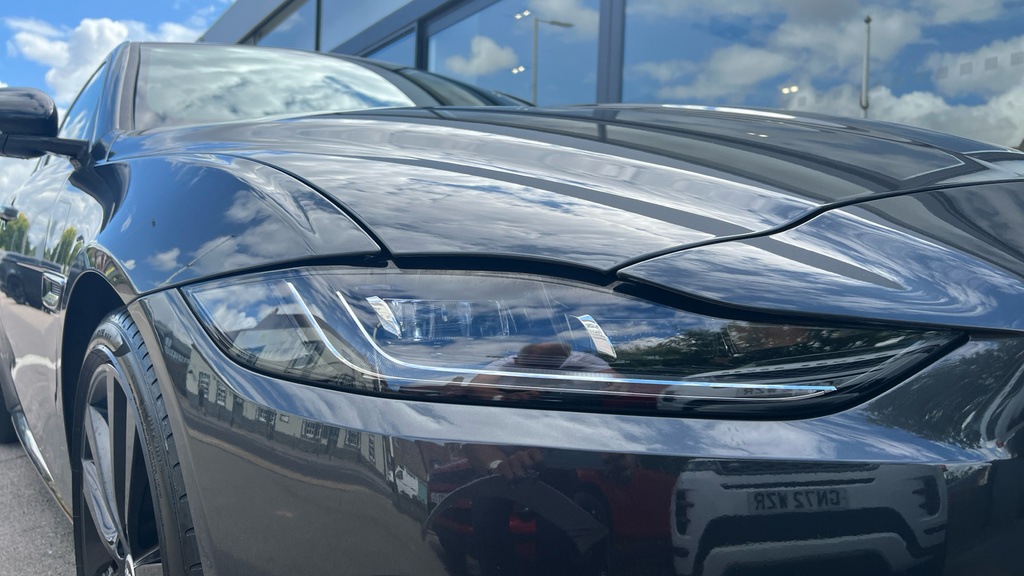 Jaguar XE 2.0 P300 Sport Awd Saloon Grey #17