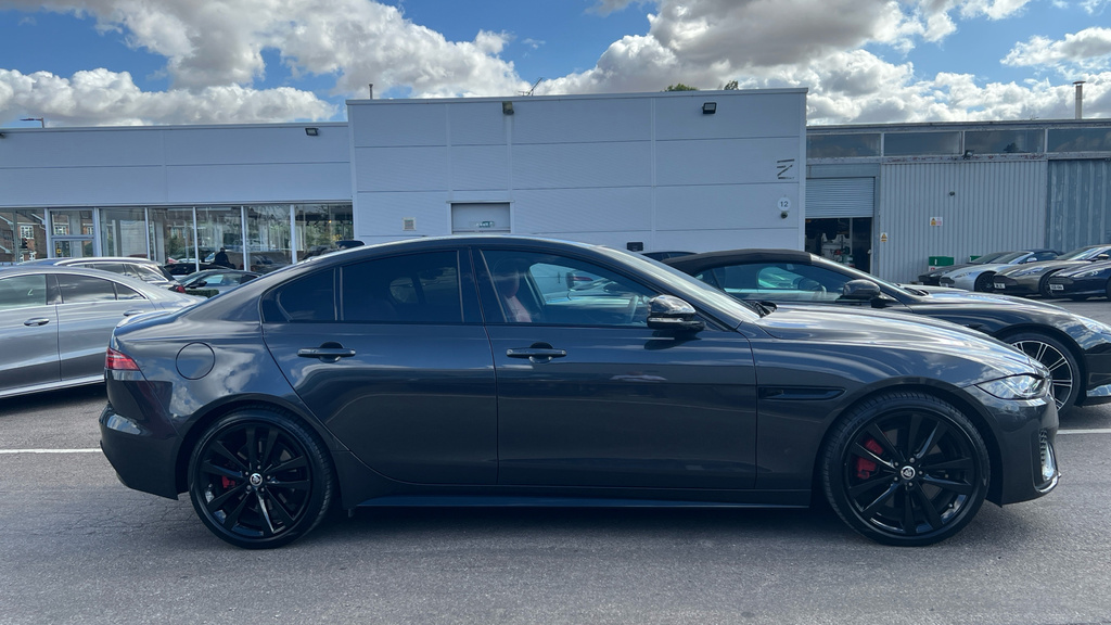 Jaguar XE R-dynamic Hse Black Grey #5