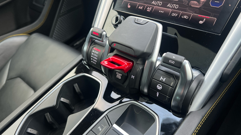 Lamborghini Urus V8 Black #19