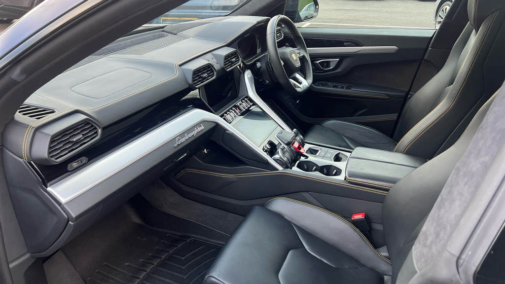 Lamborghini Urus V8 Black #8