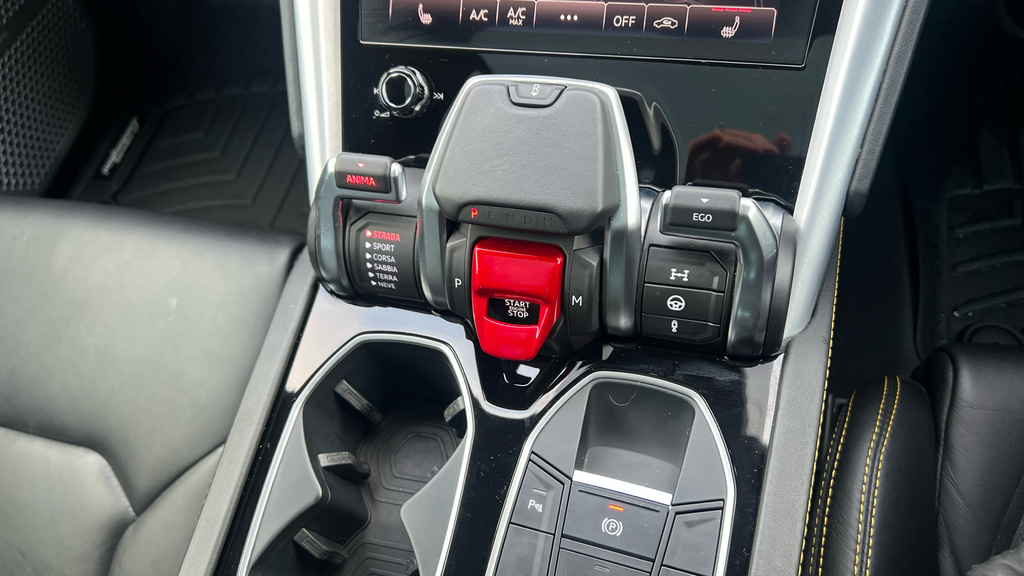 Lamborghini Urus V8 Black #18