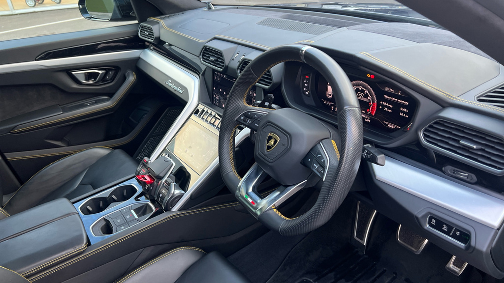 Lamborghini Urus V8 Black #13