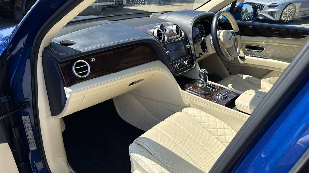 Bentley Bentayga 6.0L W12 Blue #2