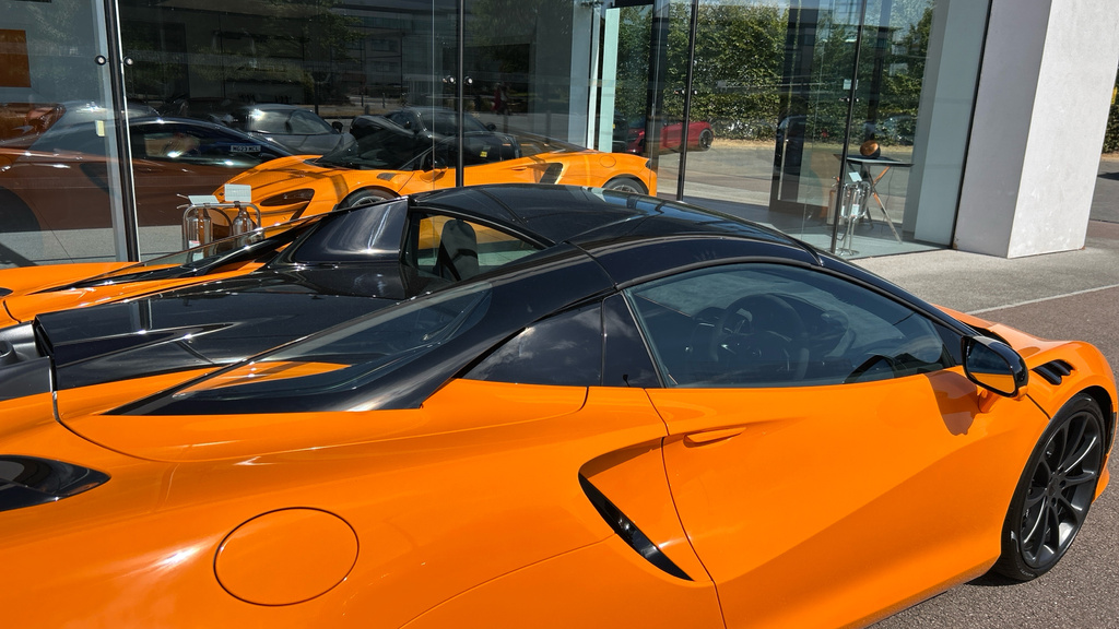 McLaren Artura V6 Phev 700 Ssg YD26DLO Grey #31