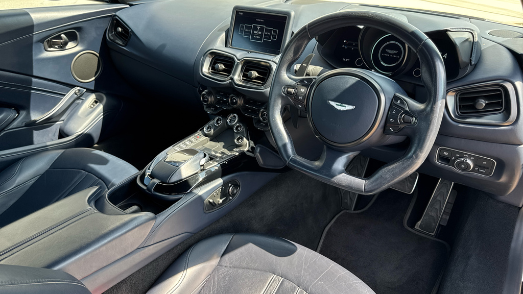 Aston Martin V8 Vantage Coupe  #3