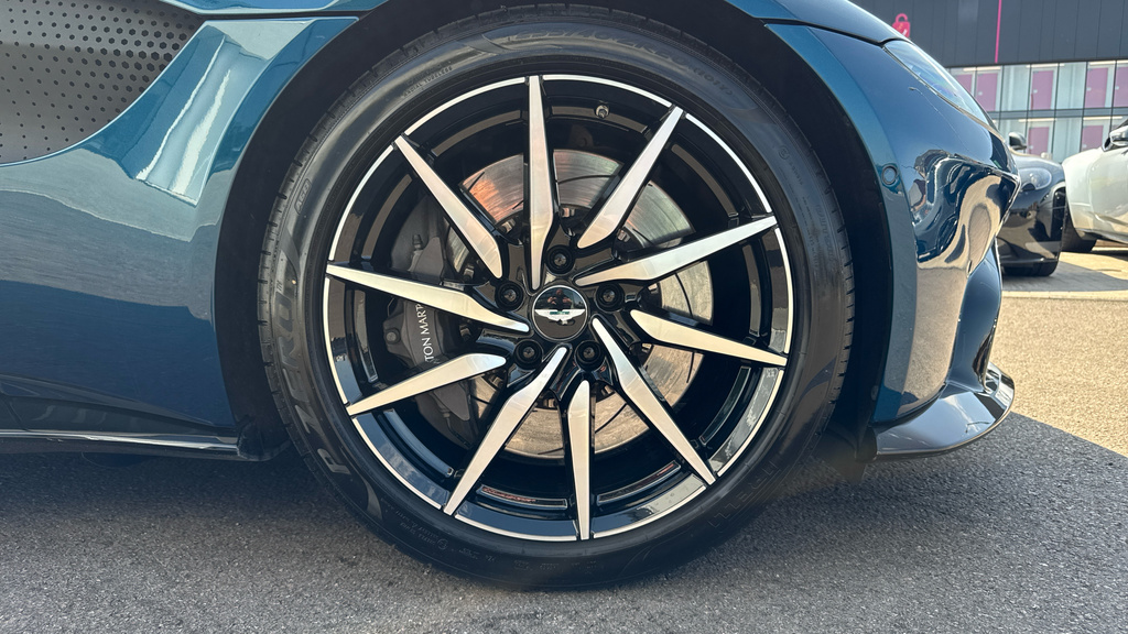 Aston Martin V8 Vantage Coupe  #4